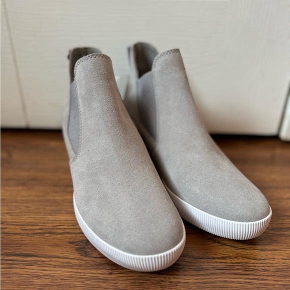 NWT SOREL OUT N ABOUT suede grey platform boots brand new in box (7.5) - Picture 2 of 6